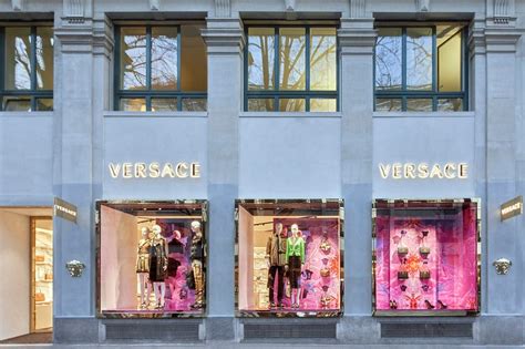 versace zürich eröffnung|Versace opens boutique in Zurich .